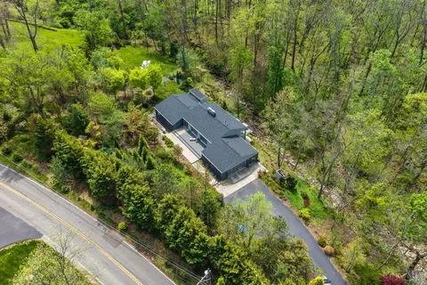 View/Area - 8425 Kugler Mill Rd, Cincinnati, OH 45243 photo 1 of 4