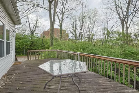 Exterior - 452 Riddle Rd, Cincinnati, OH 45220 photo 5 of 6