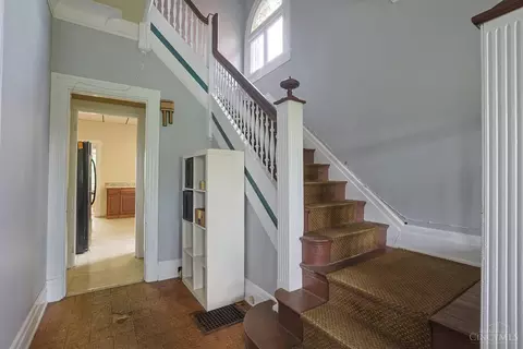Entry Way - 452 Riddle Rd, Cincinnati, OH 45220 photo 2 of 2