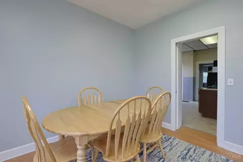 Dining - 452 Riddle Rd, Cincinnati, OH 45220 photo 1 of 2