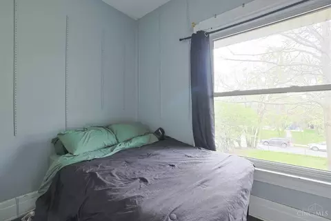 Bedroom - 452 Riddle Rd, Cincinnati, OH 45220 photo 1 of 6