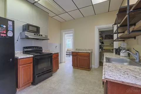 Kitchen - 452 Riddle Rd, Cincinnati, OH 45220 photo 1 of 4