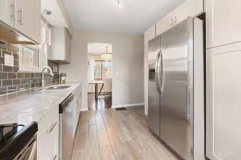 Kitchen - 6607 Plainfield Rd, Silverton, OH 45236 photo 3 of 3