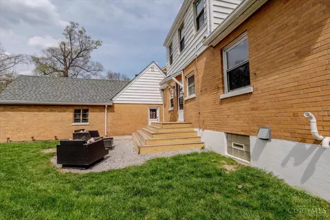 Exterior - 6607 Plainfield Rd, Silverton, OH 45236 photo 7 of 7
