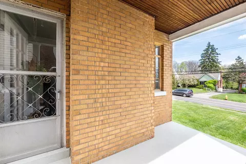 Exterior - 6607 Plainfield Rd, Silverton, OH 45236 photo 5 of 7