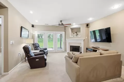 Living - 8153 Trotters Chase, Cincinnati, OH 45249 photo 5 of 5