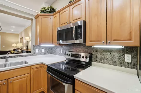 Kitchen - 8153 Trotters Chase, Cincinnati, OH 45249 photo 6 of 9