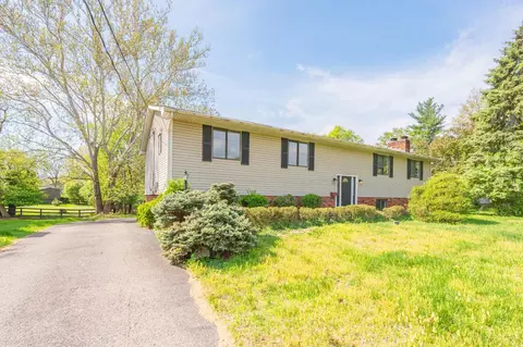 Exterior - 3647 Galbraith Rd, Cincinnati, OH 45236 photo 3 of 12