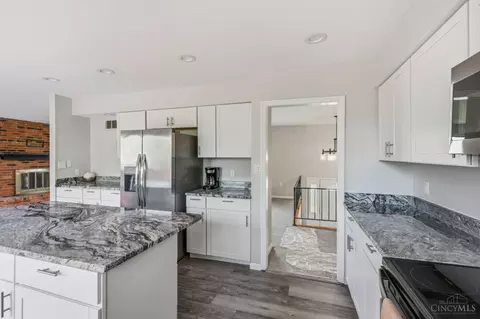 Kitchen - 3647 Galbraith Rd, Cincinnati, OH 45236 photo 3 of 5