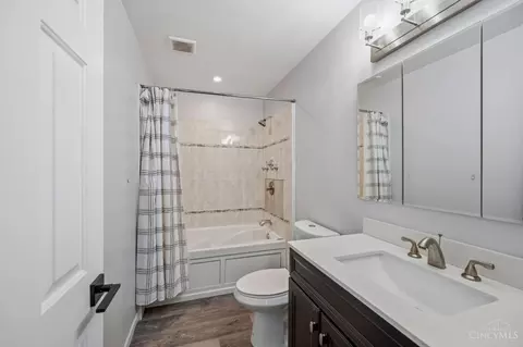 Bath - 3647 Galbraith Rd, Cincinnati, OH 45236 photo 1 of 4