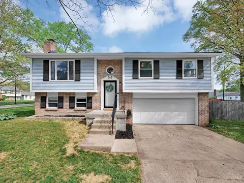 1296 Laura Ln, Mason, OH 45040