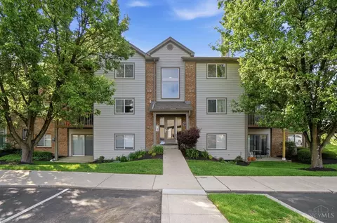 8900 Eagleview Dr, West Chester, OH 45069