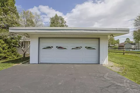 Exterior - 4160 Brookfield Dr, Cincinnati, OH 45245 photo 14 of 19
