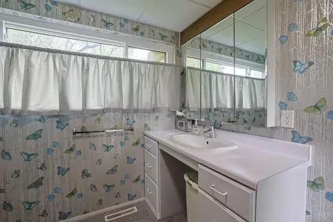 Bath - 4160 Brookfield Dr, Cincinnati, OH 45245 photo 2 of 2