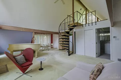 Living - 4160 Brookfield Dr, Cincinnati, OH 45245 photo 3 of 4