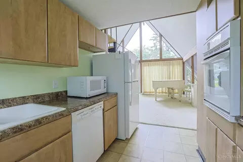 Kitchen - 4160 Brookfield Dr, Cincinnati, OH 45245 photo 3 of 3
