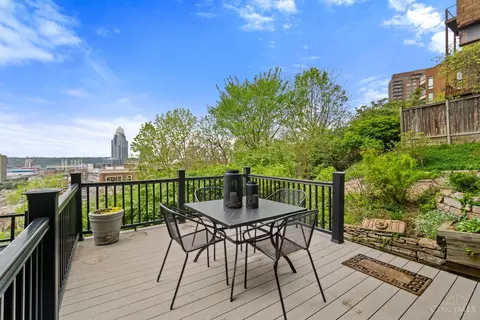 Exterior - 899 Riverview Pl, Cincinnati, OH 45202 photo 3 of 3