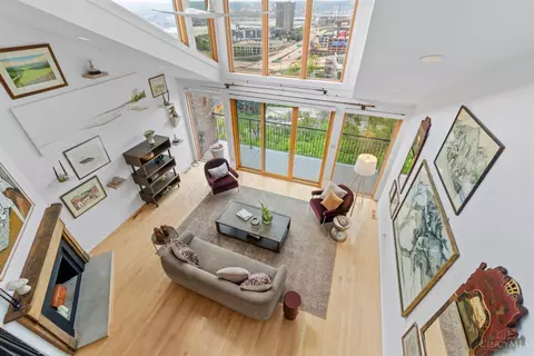 Living - 899 Riverview Pl, Cincinnati, OH 45202 photo 4 of 6