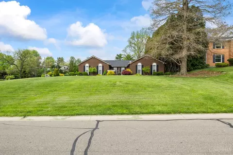 5901 Countryhills Dr, Cincinnati, OH 45233