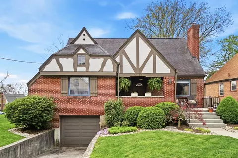 3239 Ashwood Dr, Cincinnati, OH 45213