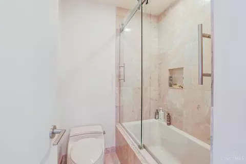Bath - 2121 Alpine Pl, Cincinnati, OH 45206 photo 6 of 9