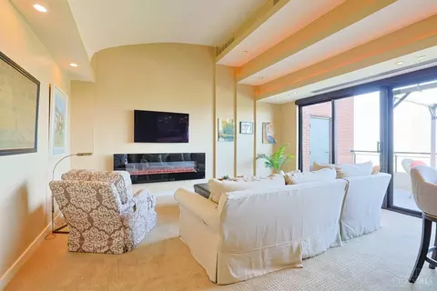 Living - 2121 Alpine Pl, Cincinnati, OH 45206 photo 9 of 13