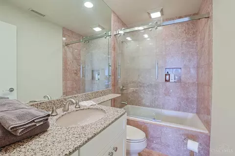 Bath - 2121 Alpine Pl, Cincinnati, OH 45206 photo 5 of 9