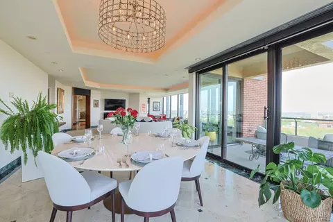 Dining - 2121 Alpine Pl, Cincinnati, OH 45206 photo 3 of 7