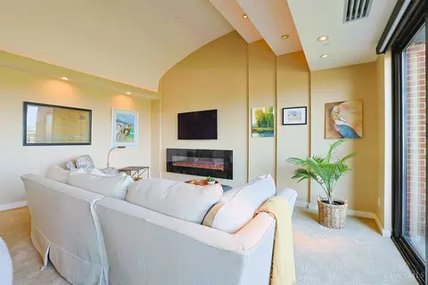 Living - 2121 Alpine Pl, Cincinnati, OH 45206 photo 6 of 13