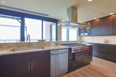 Kitchen - 2121 Alpine Pl, Cincinnati, OH 45206 photo 5 of 6