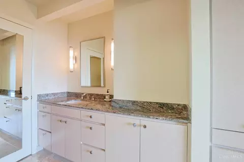 Bath - 2121 Alpine Pl, Cincinnati, OH 45206 photo 7 of 9