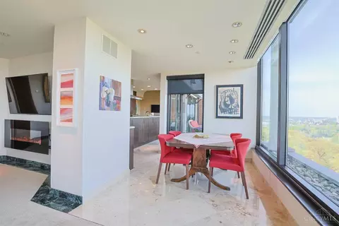 Dining - 2121 Alpine Pl, Cincinnati, OH 45206 photo 4 of 7