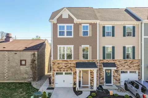 26 Wentworth Ln, Deer Park, OH 45236