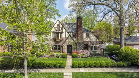 6828 Mt Vernon Ave, Mariemont, OH 45227