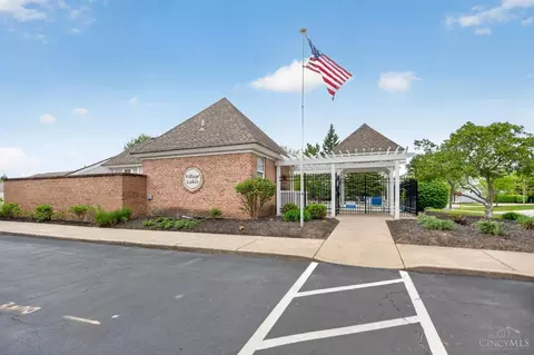 Exterior - 4027 Fieldsedge Dr, Mason, OH 45040 photo 6 of 7