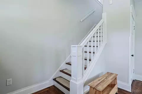 Entry Way - 4340 Normandy Ave, Cincinnati, OH 45227 photo 1 of 3