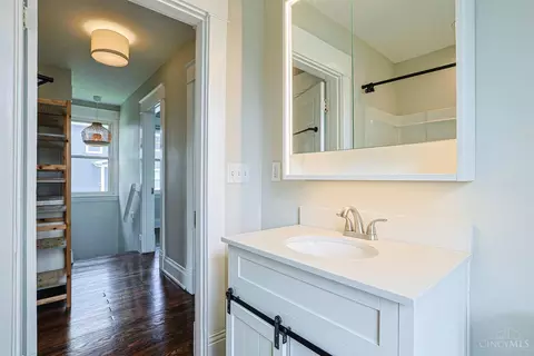 Bath - 4340 Normandy Ave, Cincinnati, OH 45227 photo 5 of 6