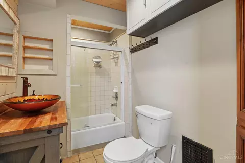 Bath - 3601 Hillside Ave, Cincinnati, OH 45204 photo 1 of 2