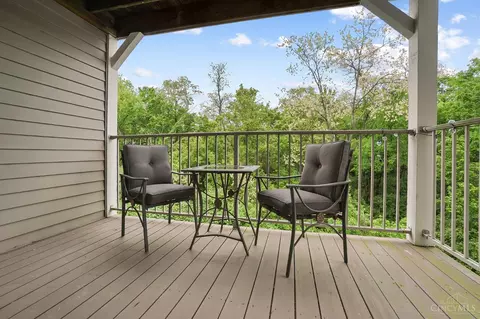 Exterior - 720 Castlegate Ln, Cincinnati, OH 45231 photo 3 of 9