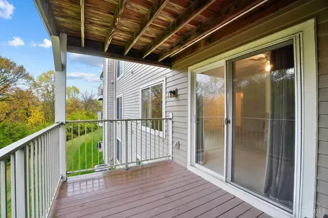 Exterior - 720 Castlegate Ln, Cincinnati, OH 45231 photo 5 of 9