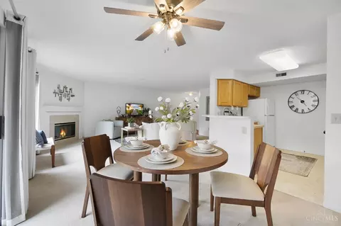 Dining - 720 Castlegate Ln, Cincinnati, OH 45231 photo 3 of 3