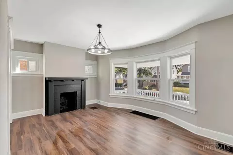 Living - 2000 Hewitt Ave, Cincinnati, OH 45207 photo 2 of 4