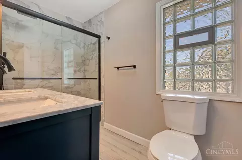 Bath - 2000 Hewitt Ave, Cincinnati, OH 45207 photo 2 of 3