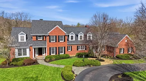 923 Princeton Dr, Terrace Park, OH 45174