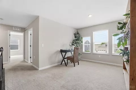Entry Way - 3226 Shadow Ridge Ct, Morrow, OH 45152 photo 9 of 10