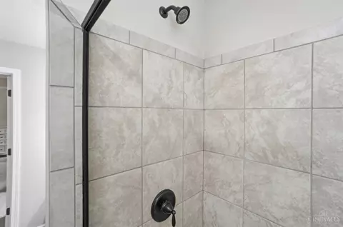 Bath - 3226 Shadow Ridge Ct, Morrow, OH 45152 photo 5 of 9