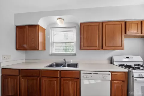 Kitchen - 6924 Clovernook Ave, Cincinnati, OH 45231 photo 3 of 3