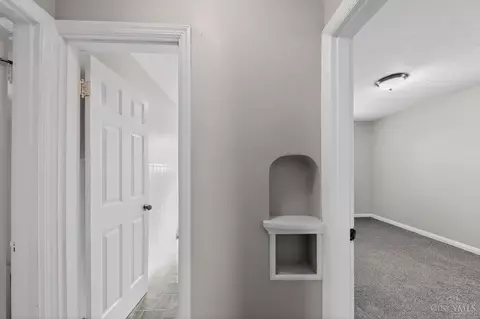 Entry Way - 6924 Clovernook Ave, Cincinnati, OH 45231 photo 2 of 2
