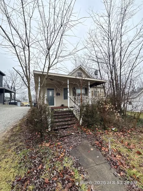 407 Broadway St, Blanchester, OH 45107