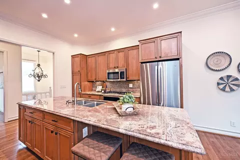 Kitchen - 6897 Fox Hill Ln, Cincinnati, OH 45236 photo 5 of 7
